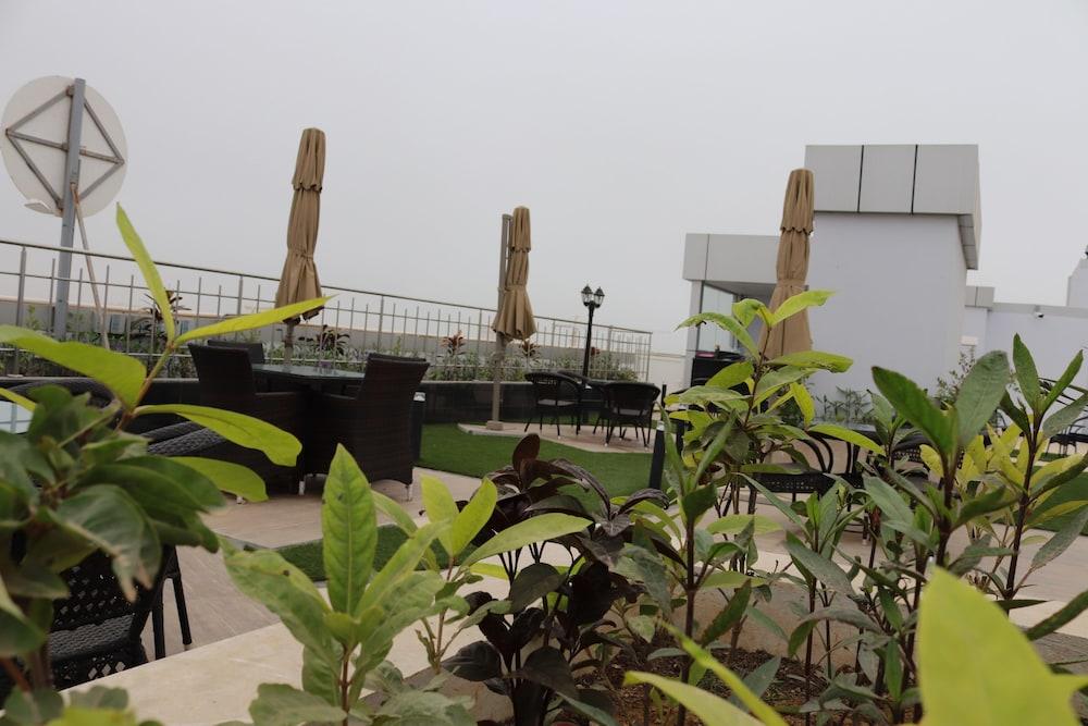Hotel Al Dyafa 4*