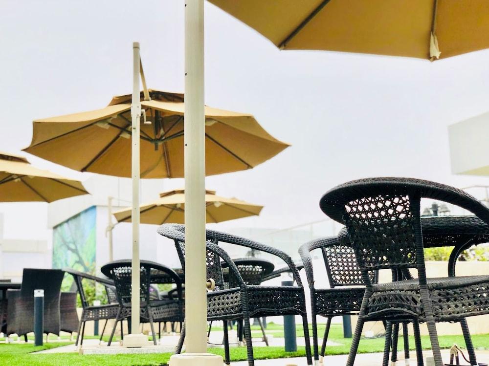 Hotel Al Dyafa 4*