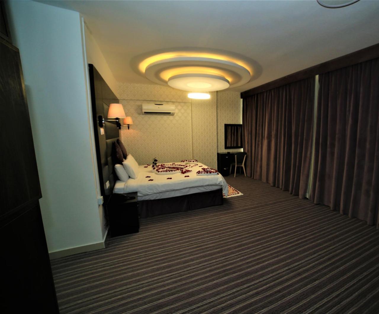 Al Dyafa 4*