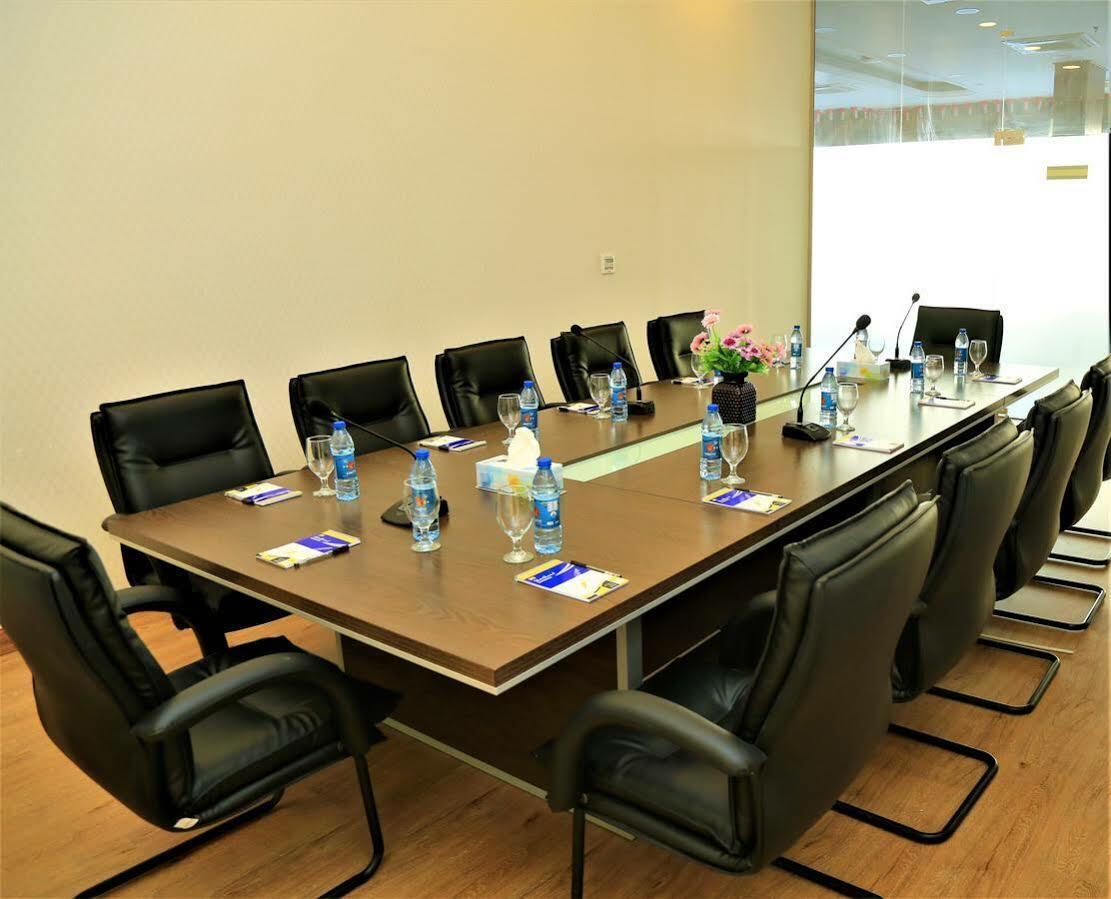 Hotel Al Dyafa 4*